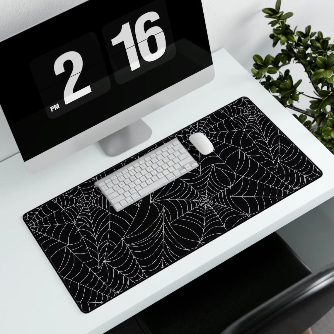 Long Cute Desk Mat Home Decor  – Retro Gaming Art Bewertung und Preis